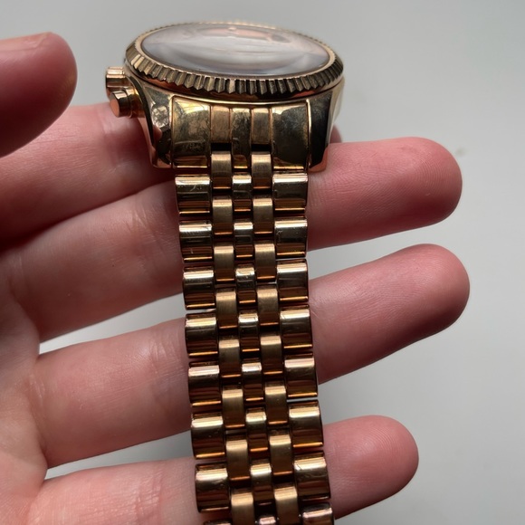 Michael Kors Rose Gold watch - Picture 8 of 9